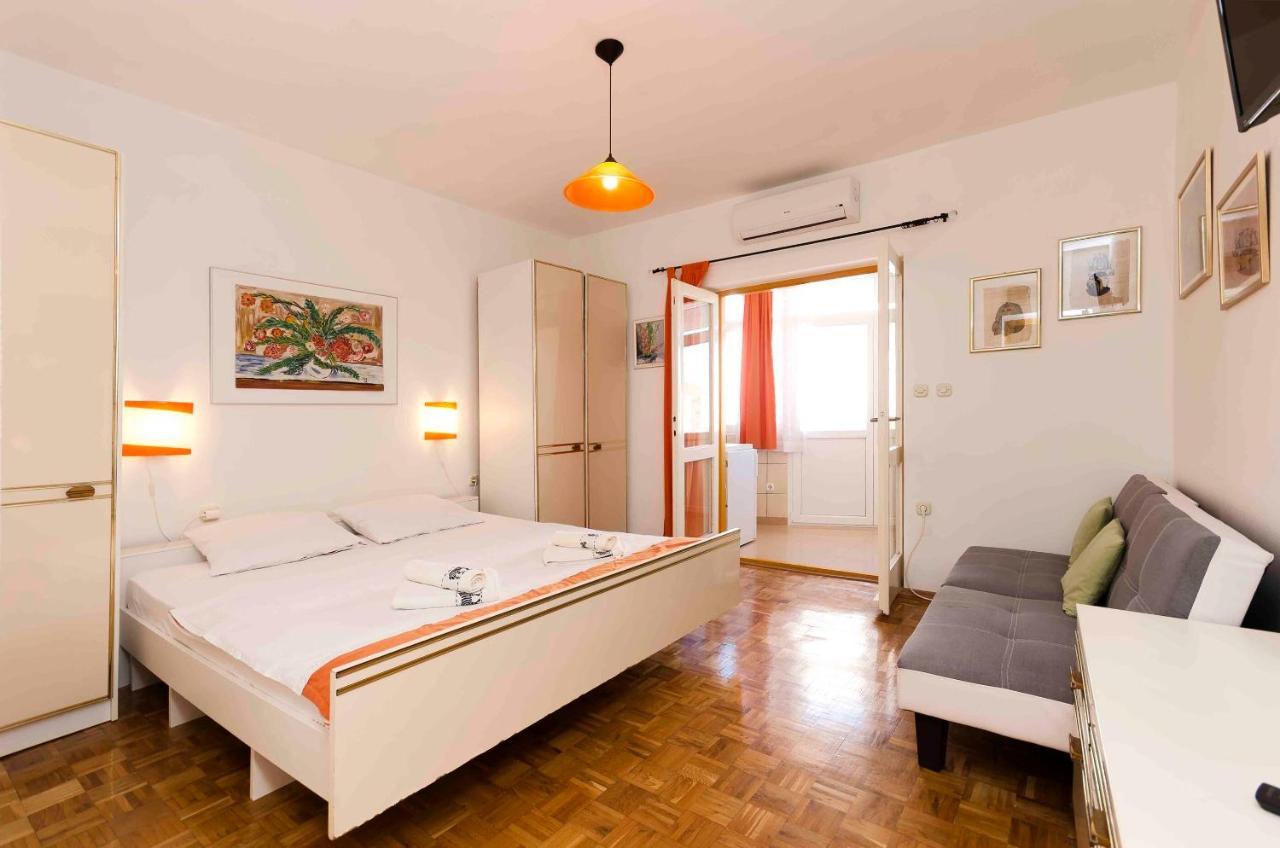 Apartments Zanze Vodice Exteriör bild